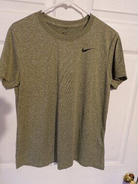 Nike Dri Fit Tee Large